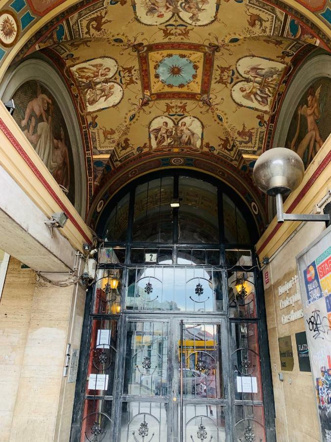 Budapest Three Cats Hostel Exterior photo